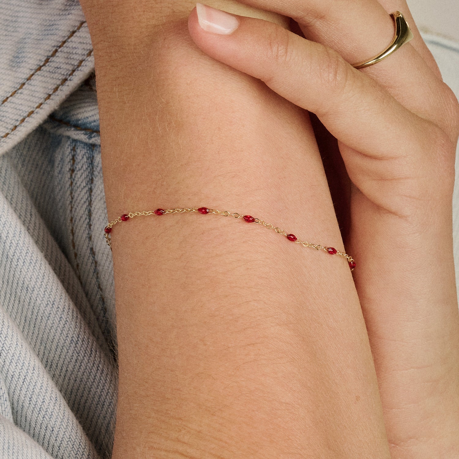 Armband mit roten Kunstharzsteinen - PERDONA